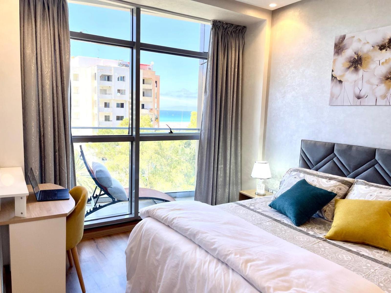 Modern Elegance With Sea Views In Central Tangier - Steps To Beach, Train And Attractions! Eksteriør billede
