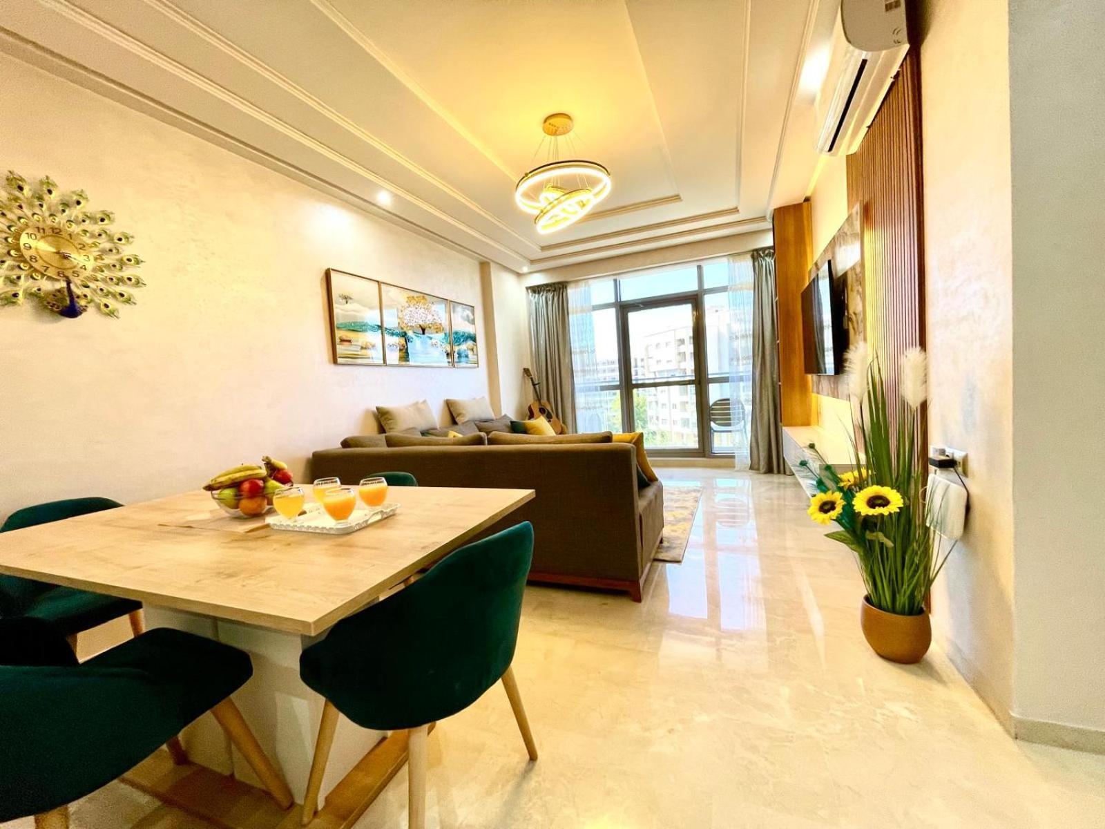 Modern Elegance With Sea Views In Central Tangier - Steps To Beach, Train And Attractions! Eksteriør billede