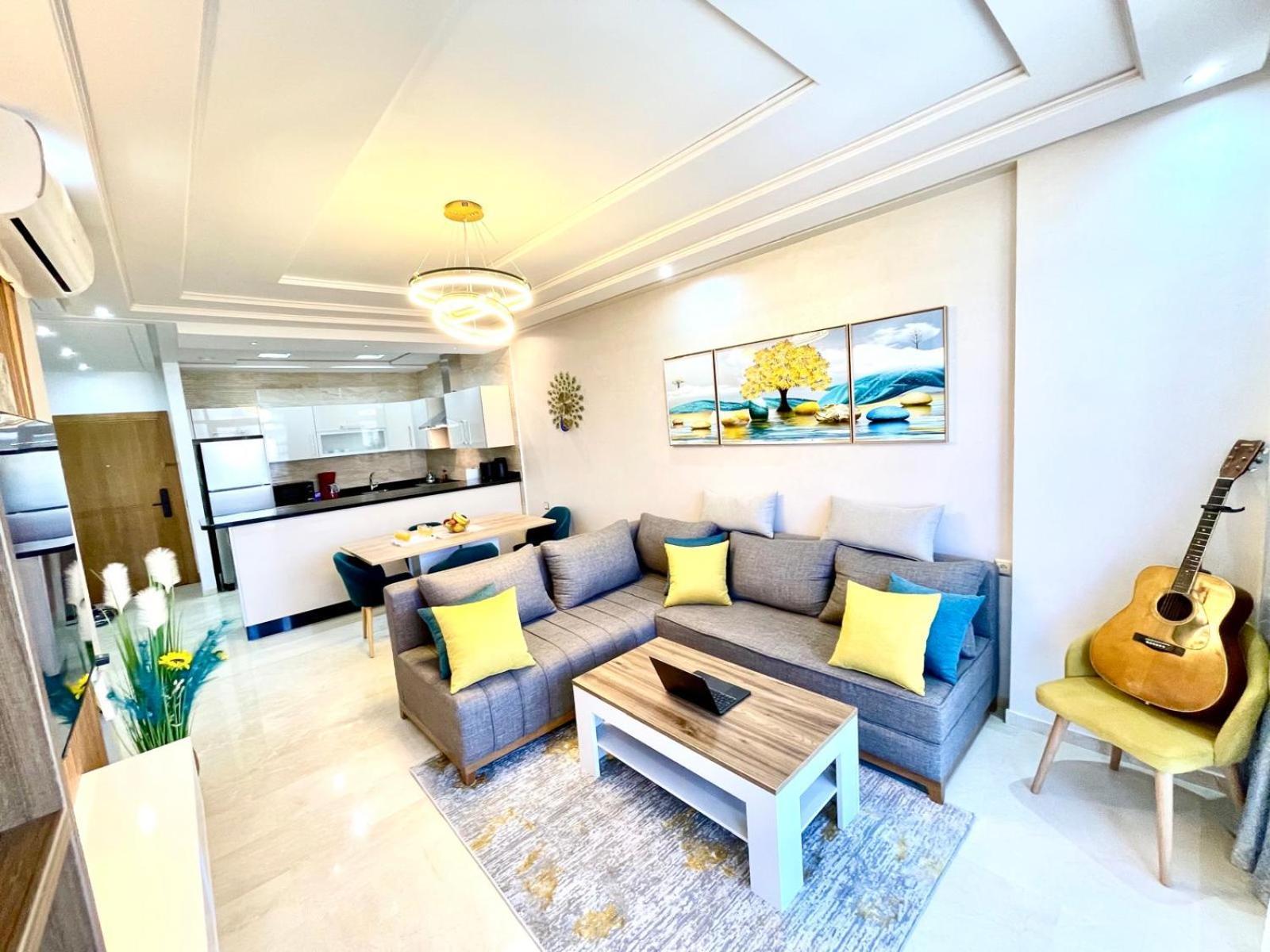 Modern Elegance With Sea Views In Central Tangier - Steps To Beach, Train And Attractions! Eksteriør billede