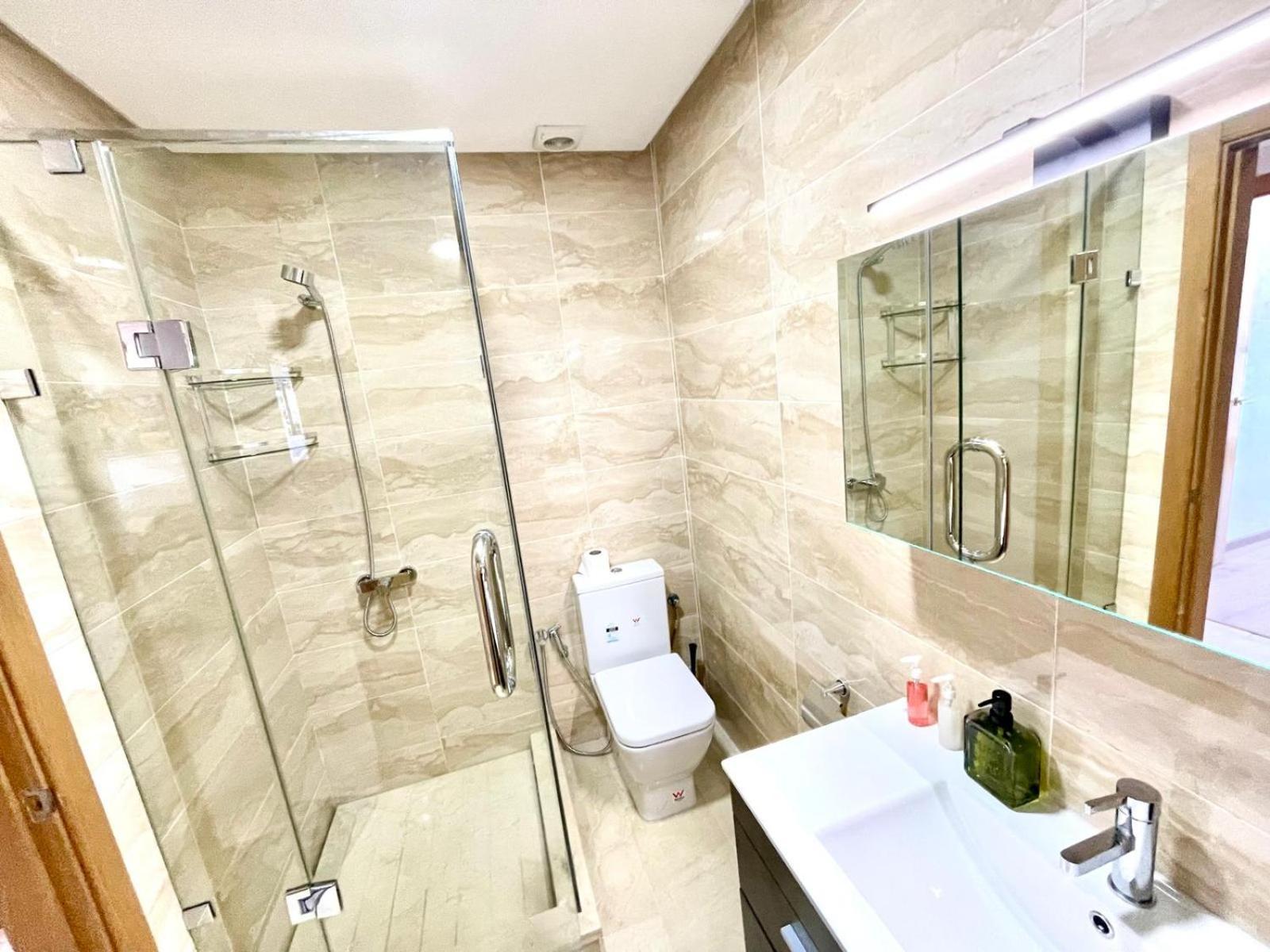 Modern Elegance With Sea Views In Central Tangier - Steps To Beach, Train And Attractions! Eksteriør billede