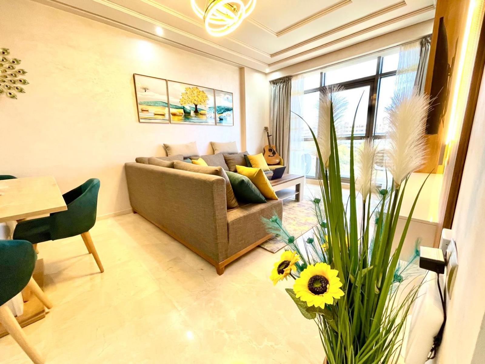 Modern Elegance With Sea Views In Central Tangier - Steps To Beach, Train And Attractions! Eksteriør billede