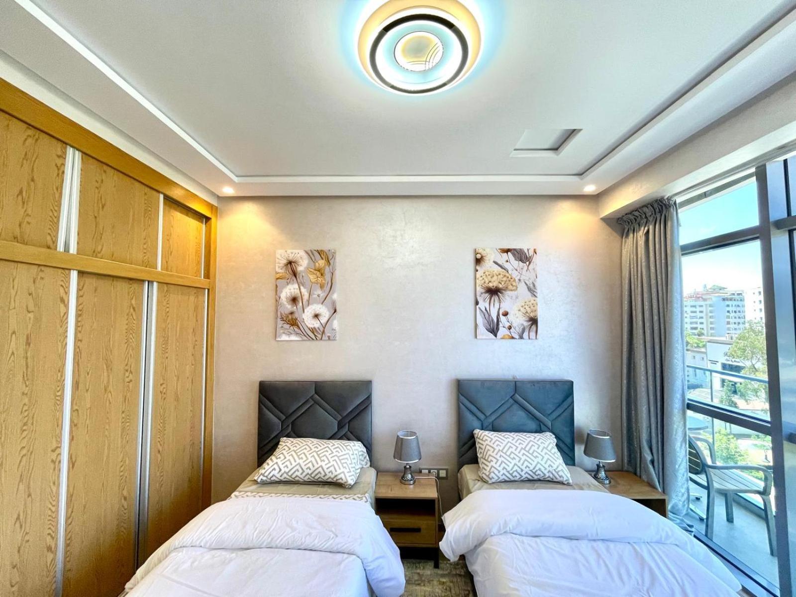 Modern Elegance With Sea Views In Central Tangier - Steps To Beach, Train And Attractions! Eksteriør billede